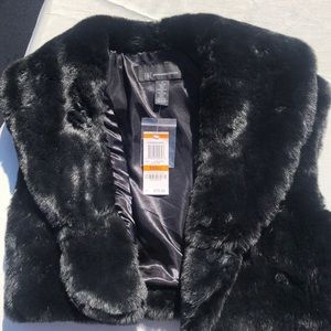 COPY - Cropped faux fur vest
